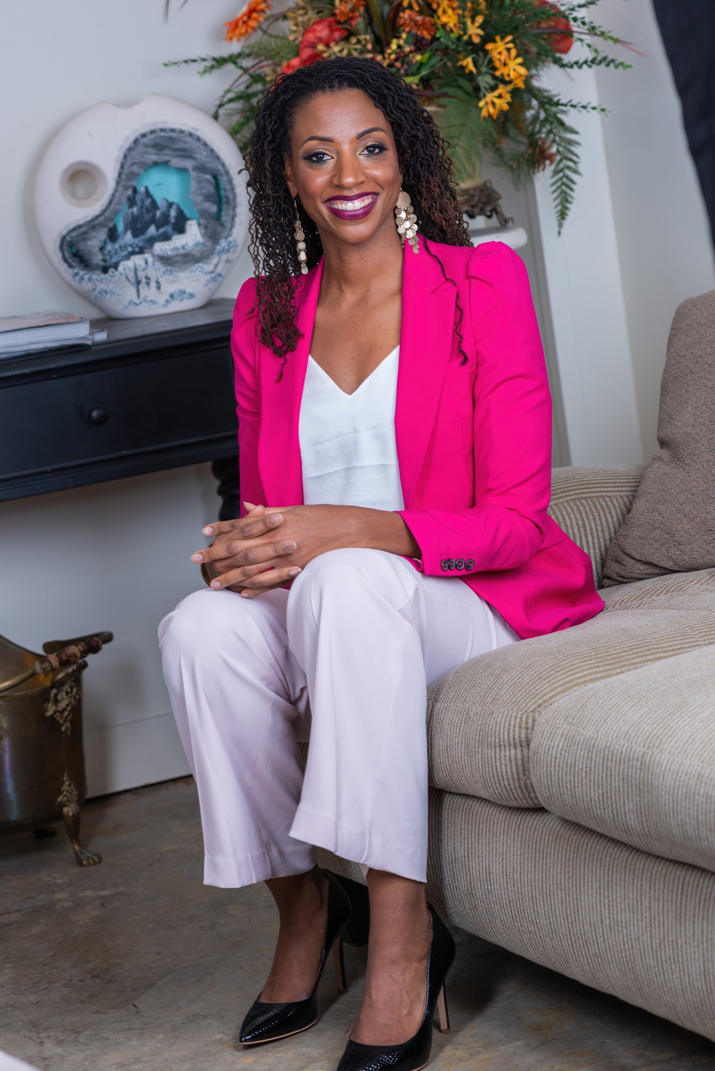 Artistic Emages executive-branding-photography-dallas-confident-woman-smiling