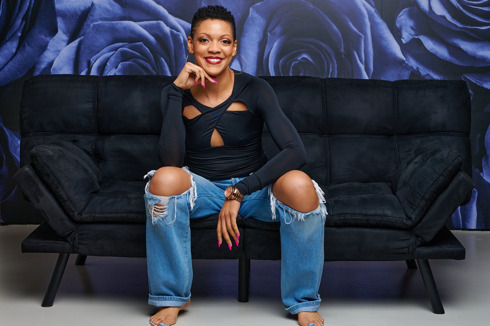 high-end brand photography Dallas – confident woman sitting poised for luxury personal branding session